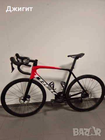 Шосеен велосипед TREK Emonda SL6 като нов 