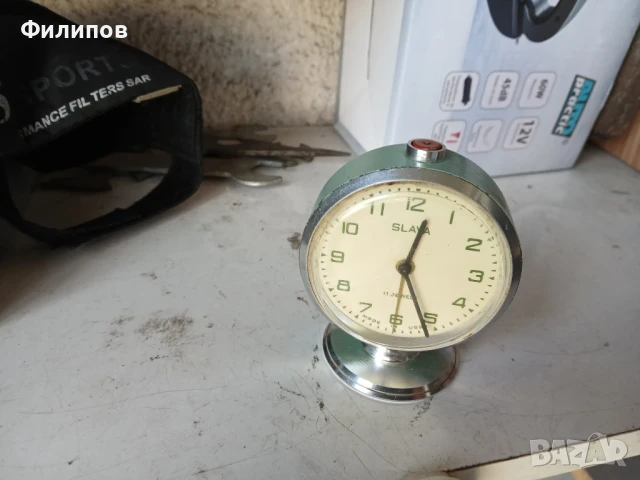 "слава" руски механичен будилник- профилактиран, работи