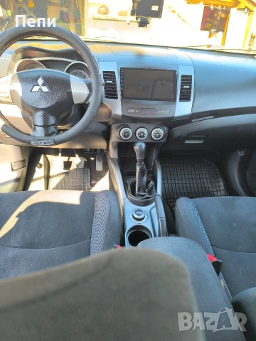 Mitsubishi Outlander 2.4 4x4 ръчна с.к, снимка 8 - Автомобили и джипове - 53649394