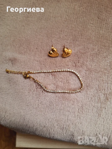 Продавам комплект от стомана обеци и гривна