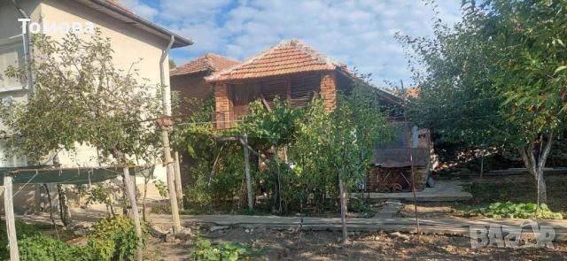 Продавам  двуетажна къща с двор в село Горна Бешовица, снимка 3 - Къщи - 43938383