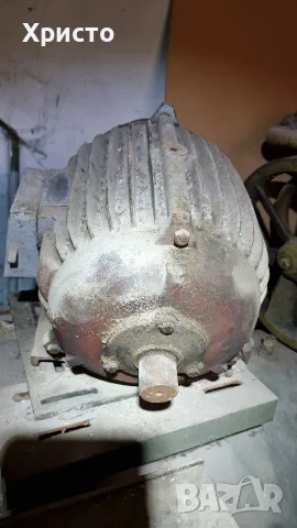 Глави и мотор за Бг. компресор ук-50, снимка 3 - Компресори - 55842833