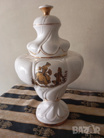 Винтидж порцеланова купа с капак