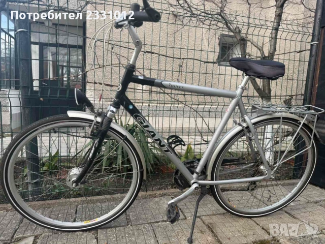 Дамско и мъжко колело.