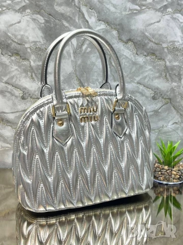 чанти Miu Miu , снимка 8 - Чанти - 50627015