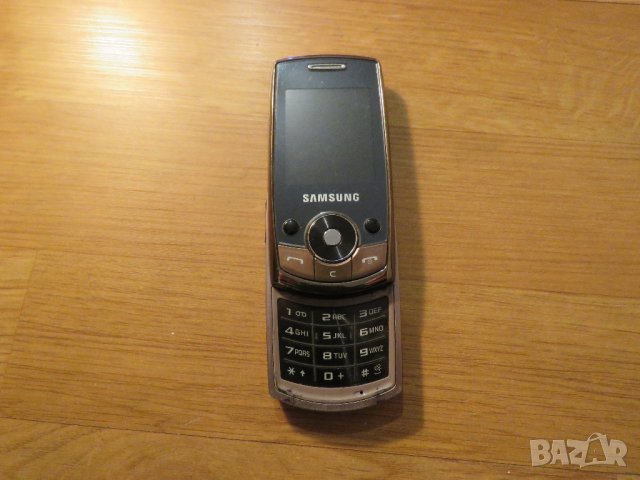 Оригинален Колекционерски телефон слайдер SAMSUNG J700i, самсунг J700i модел 2008- работещ.