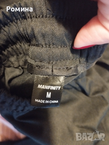 Мъжки черни панталони с джобове размер М, снимка 4 - Панталони - 53608275