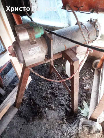 Продавам машина за ронене на царевица, снимка 2 - Други машини и части - 47439670