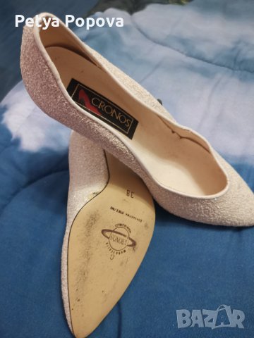 Бели обувки на среден ток, снимка 1 - Дамски обувки на ток - 39435684