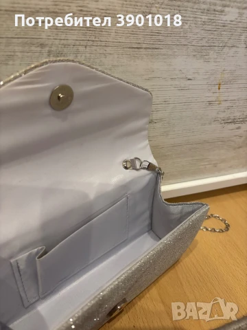 Дамска чанта, снимка 2 - Чанти - 51130544