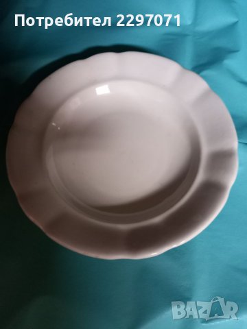 Бели  порцеланови чинии-ретро, снимка 4 - Чинии - 41100674
