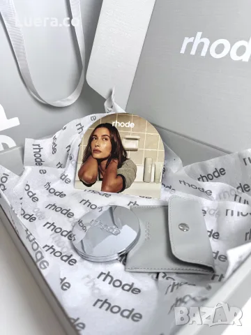 Rhode Mirror Оригинално метално
огледалце Rhode от Hailey Bieber