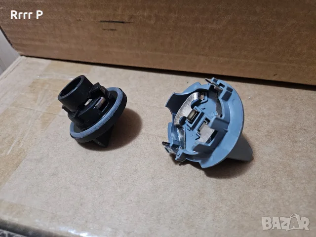 Фасунга за крушка на предни къси светлини и мигач VW Golf/Caddy/Jetta/Touran, снимка 3 - Части - 55853993