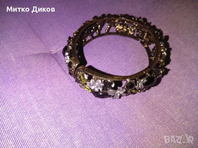 Месингова гривна с цветчета, снимка 4 - Гривни - 47441126