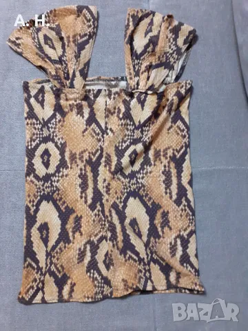 Топ с принт, снимка 2 - Потници - 16780715