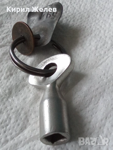 Ключ за стенен часовник 51964, снимка 3 - Антикварни и старинни предмети - 53217613