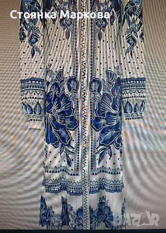 Много красива нова синя рокля