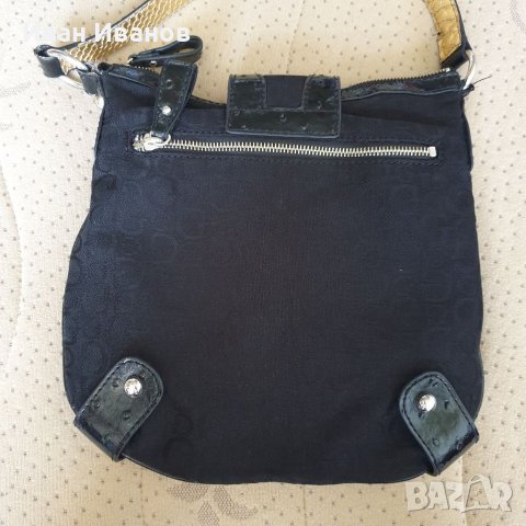 Дамска малка чанта GUESS, снимка 4 - Чанти - 40997573