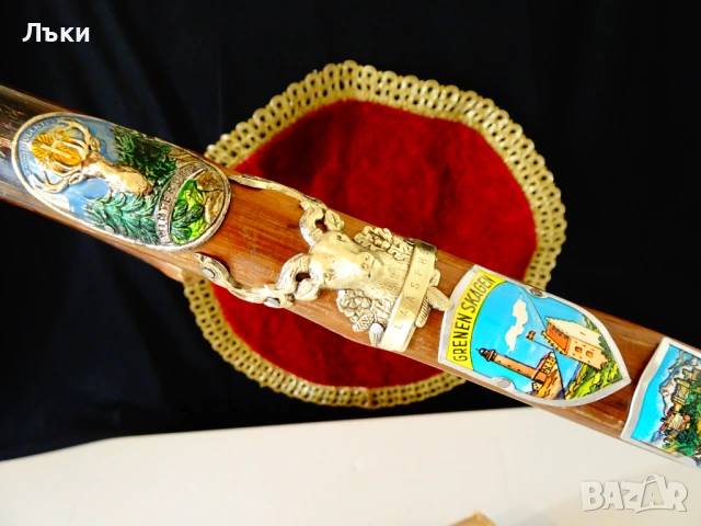 Тиролски туристически бастун 9 значки,Елен,Дива Коза. , снимка 3 - Антикварни и старинни предмети - 53772709