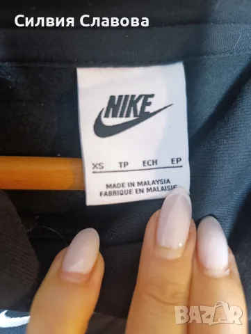 НОВ Суитчър Nike XS , снимка 4 - Суичъри - 56391646