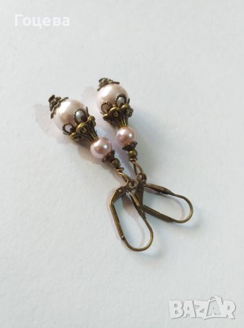 Красиви бронзови Викториански Перлени обеци с розови кристални перли, снимка 4 - Бижутерийни комплекти - 40710347