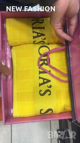 Памучни Хавлии -2бр с Кутия ✨ Tommy Hilfiger ✨ Victoria Secret ✨ Dior ✨, снимка 11 - Хавлиени кърпи - 50944436