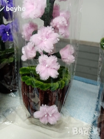 ръчно изработени  цветя от кадифени конци , снимка 5 - Изкуствени цветя - 53430776