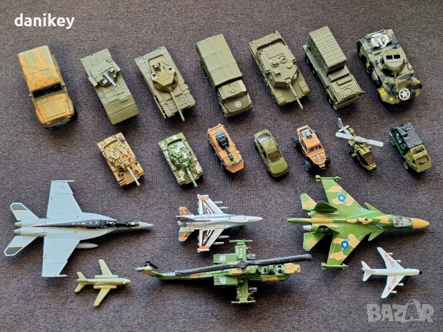 Комплект военни играчки - цяла моторизирана армия