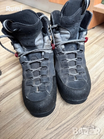 Оригинални Трекинг обувки Hanwag ! 37,5 н, снимка 8 - Дамски боти - 52306469