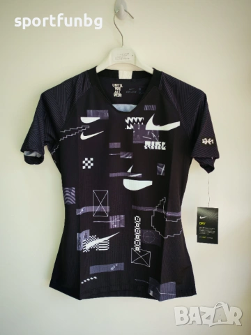 Дамска тениска Nike Dry History Month