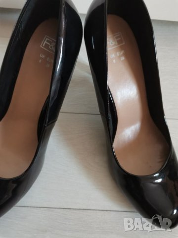 Лачени дамски обувки на F&F, снимка 1 - Дамски обувки на ток - 33816674