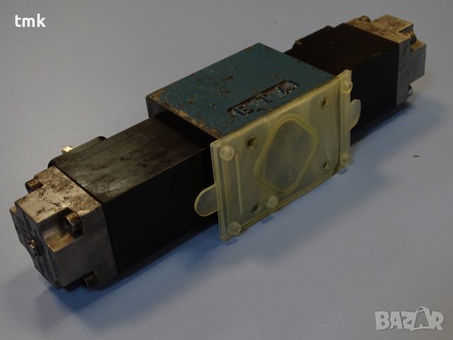 Хидравличен разпределител BOSCH 0810 090100 directional control valve 24VDC, снимка 6 - Резервни части за машини - 42222306