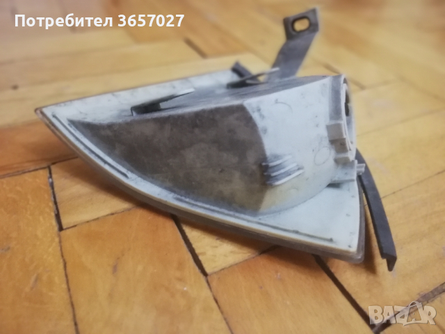 Преден десен мигач за Шкода Октавия 1, снимка 5 - Части - 44679425