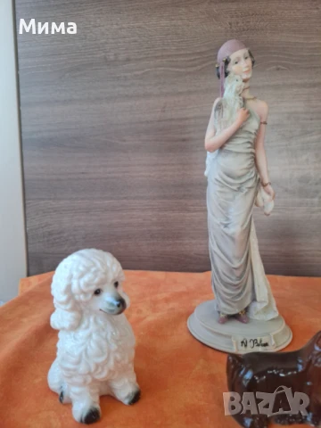 Фигурка на дама с кученце, снимка 4 - Статуетки - 50747514