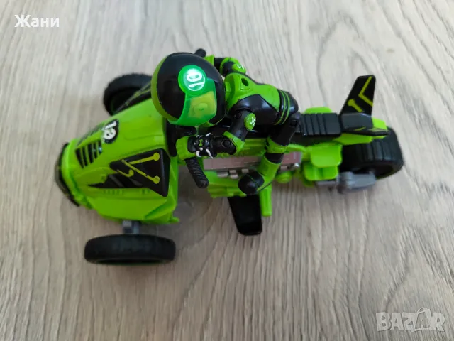 Бен 10 с бойна машина , снимка 2 - Коли, камиони, мотори, писти - 49875515