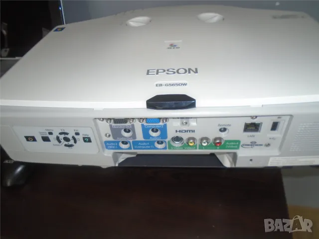Инсталационен проектор EPSON EB-G5650W, снимка 2 - Плейъри, домашно кино, прожектори - 48232256