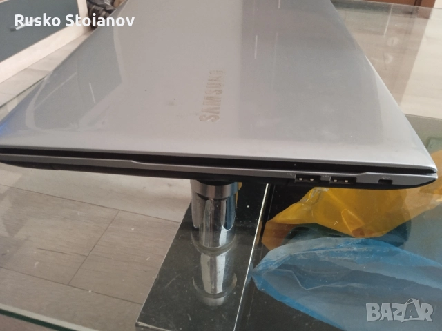 Samsung NP300e5v, снимка 8 - Лаптопи за дома - 51808206