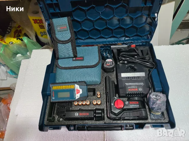 Лазерен нивелир Bosch GLL 3-80 CG, 30м, с батерия, зарядно и аксесоари, снимка 2 - Измервателни инструменти - 50019120