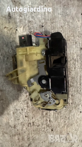 Брава за врата на VW Golf 4 - 13C-C6X1837013C, снимка 2 - Части - 53066091