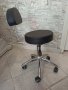 Козметичен/фризьорски стол - табуретка с облегалка AM-304 - 50/64 см - бяла/черна, снимка 4