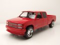 Chevrolet 3500 Crew Cab Silverado Pick Up 1997 - мащаб 1:18 Greenlight моделът е нов в кутия, снимка 1