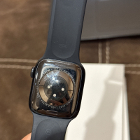 НОВ Apple Watch 7 Midnight 41mm, 99% капацитет на батерията , със зарядно, снимка 2 - Смарт гривни - 44927218