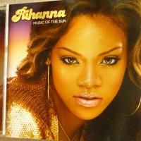 RIHANNA, снимка 1 - CD дискове - 36045273