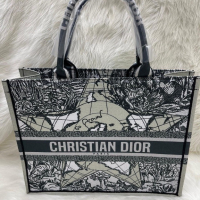 DIOR дамска чанта, снимка 5 - Чанти - 35228879