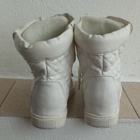 Бели кожени обувки ,високи с ципове за ефект и връзки ., снимка 3 - Дамски ежедневни обувки - 41898813