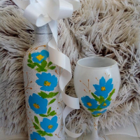 Бутилка и чаша ръчно рисувани 15лв,подходяща за рожден ден или друго, снимка 1 - Декорация за дома - 36493023