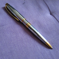 Cerutti 1981 метална маркова химикалка ролер с нов пълнител много добра, снимка 1 - Колекции - 44808018