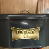 Метална кутия за хляб - в два цвята, снимка 2 - Аксесоари за кухня - 41972749