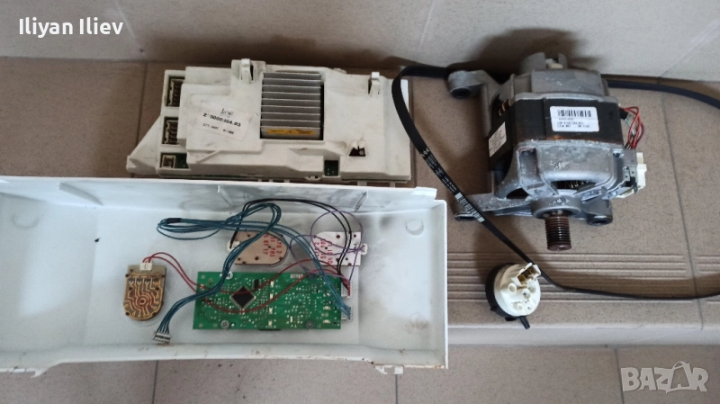 Пералня Ariston Hotpoint AVTL 89 за части , снимка 1