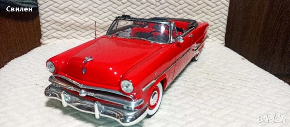Ford cristaline 1953 (1:18), снимка 1
